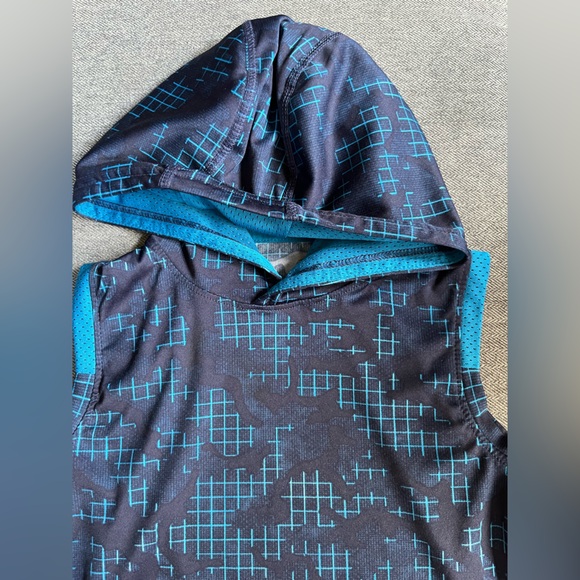 All In Motion top. - Picture 3 of 4